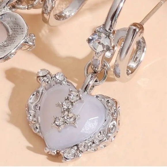 NWT-SILVER TONE HEART EARRINGS - Picture 2 of 4